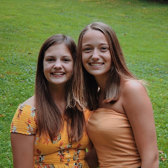 Meet your Posher, Ava - Picture 1 of 1